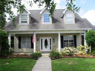 8 Five Oaks Dr, New Orleans, LA 70131