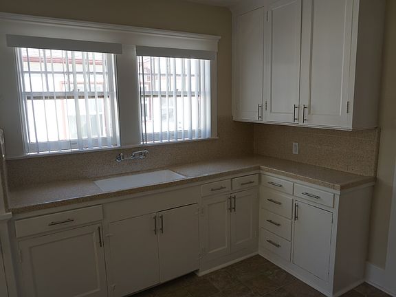 2nd image of 2277 Williams St #1