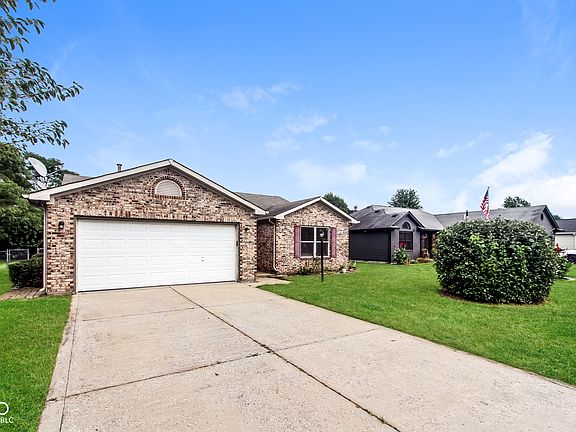 2nd image of 84 Longfellow Ln