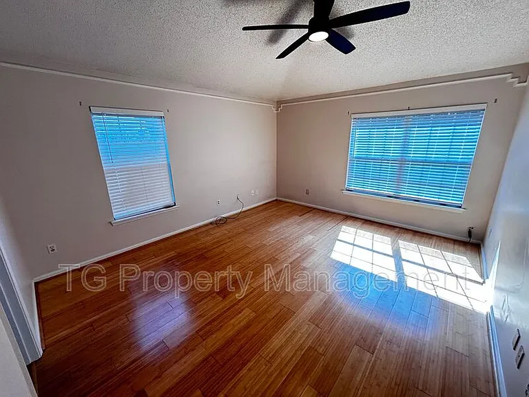 1449 Blue Heron Ln E — Photo 30