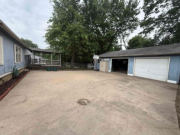 4th image of 1509 W Ash Ave