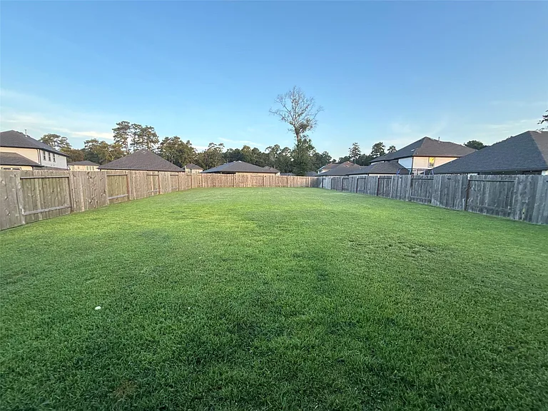 14226 Lake Lodge Dr — Photo 22
