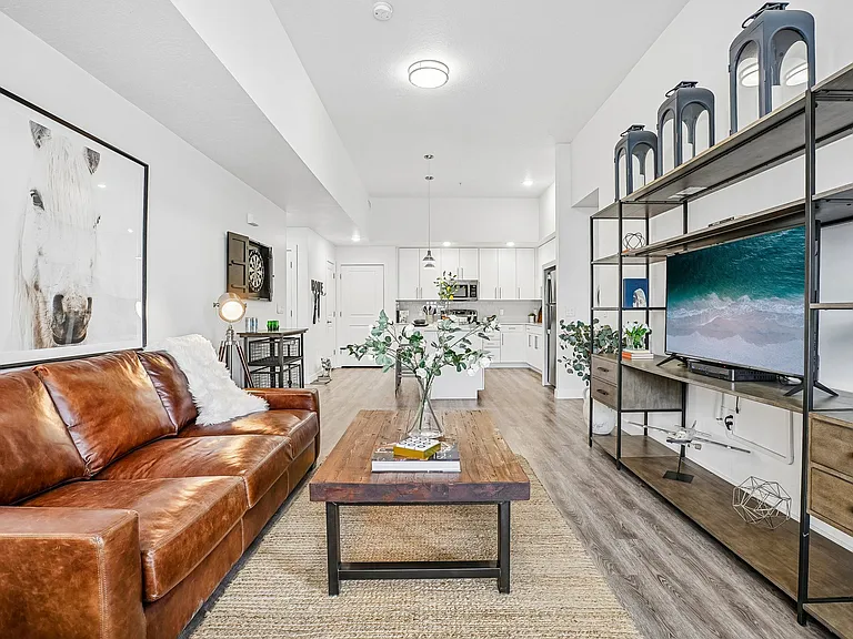 Rockpoint Apartments — Photo 2