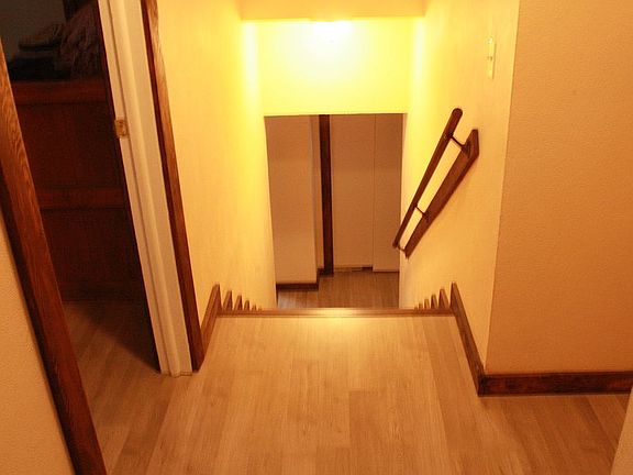 Access  to main level