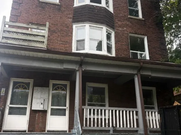 6 Redwood Ave, Toronto, ON M4L 2S6