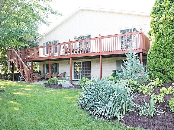 Back Patio & Deck 2