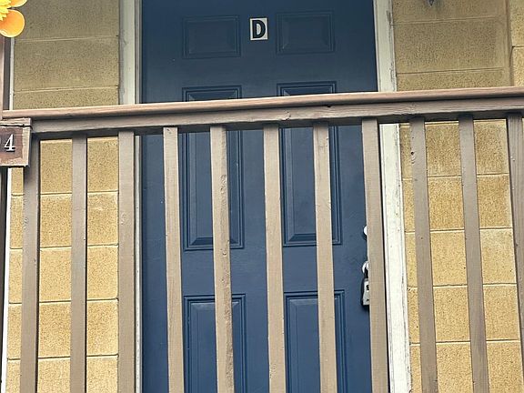 2nd image of 2307 Columbia Ct APT A