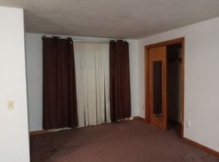 74 Beckwith St FLOOR 3, Cranston, RI 02910