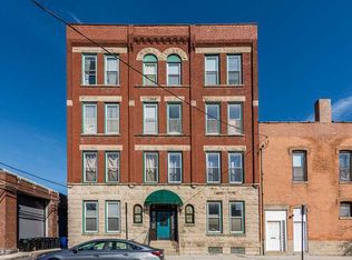 348 W Wendell St APT 3, Chicago, IL 60610