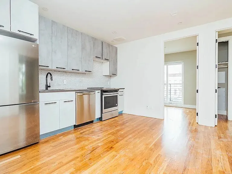692 Chauncey St #3 — Photo 4