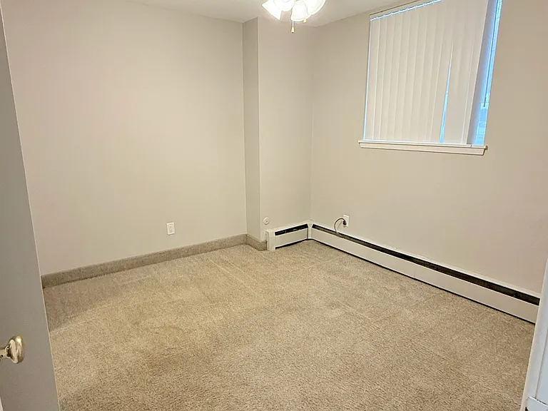 Pine Tree Park Apartments — Photo 17