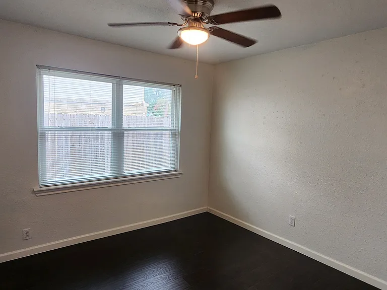 2506 Roy Cir — Photo 23