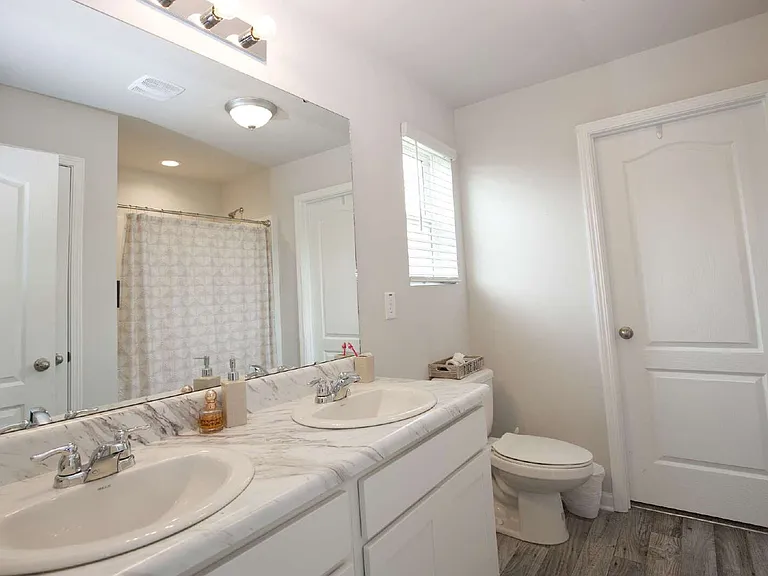 413 Century Ln — Photo 35