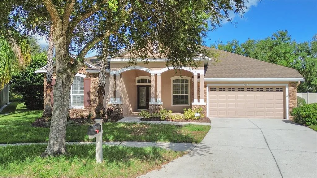 4 bed, 3.0 bath, 2749 sqft, $3,700 — Photo 2