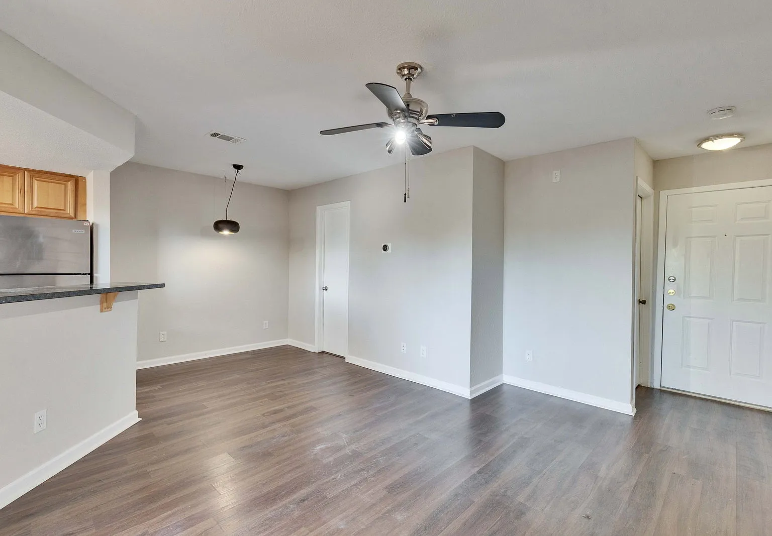 1 bed, 1.0 bath, 499 sqft, $850 — Photo 3