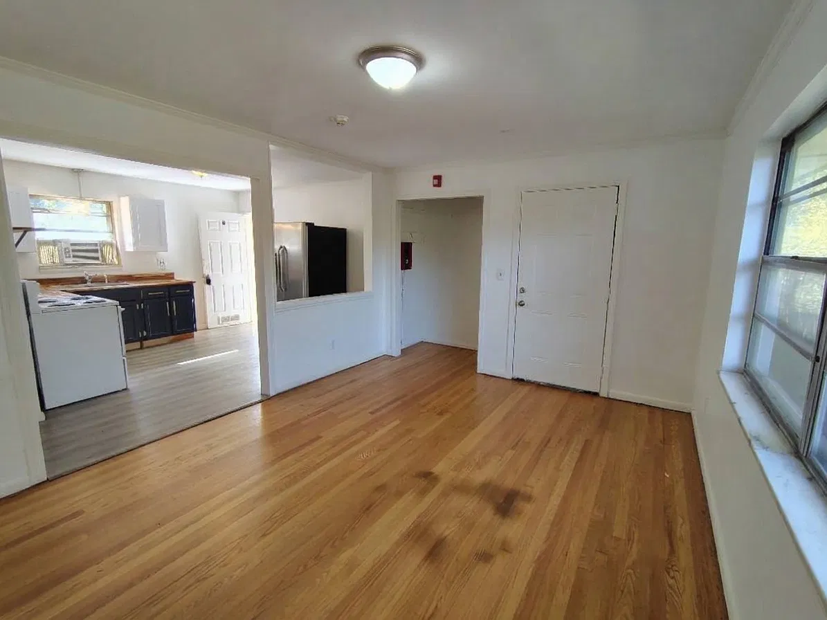 3120 Wilcox Boulevard - B — Photo 1