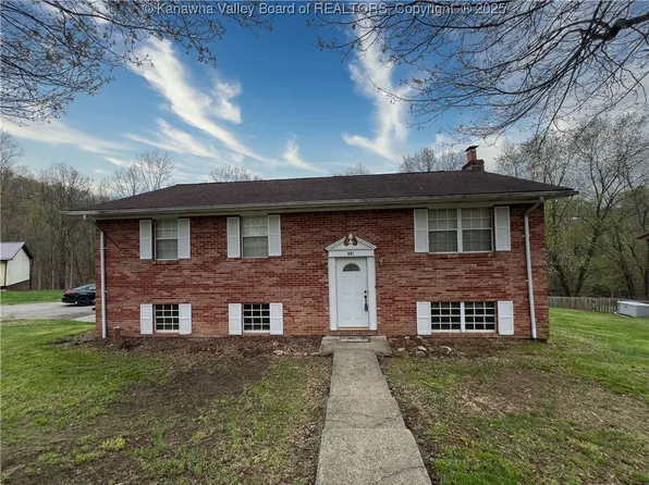 661 Elk Est, Elkview, WV 25071