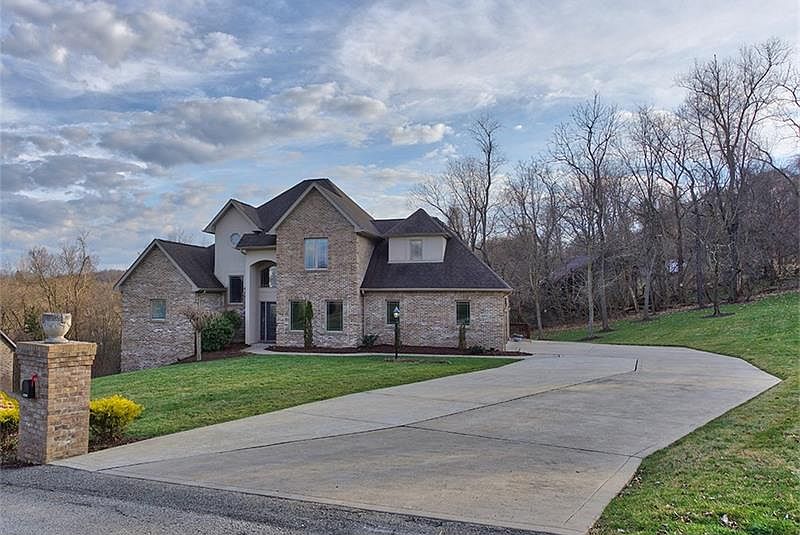 1st image of 9091 Lucia Ln