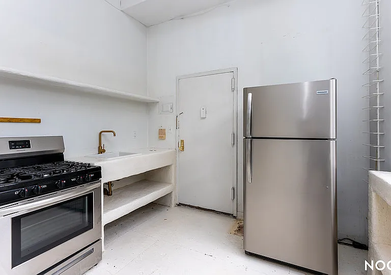 1085 Willoughby Ave #101 — Photo 9