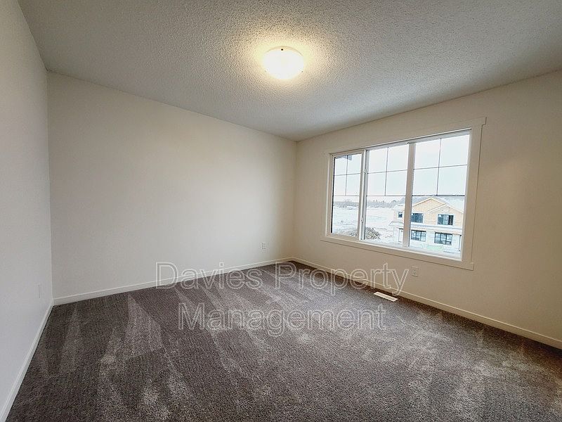 Edmonton Townhouse for rent - 3 Bedrooms — photo 9
