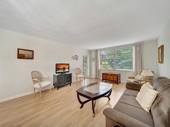 5th image of 4025 N Federal Highway #221A