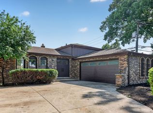 216 W Kimbell Ave, Elmhurst, IL 60126