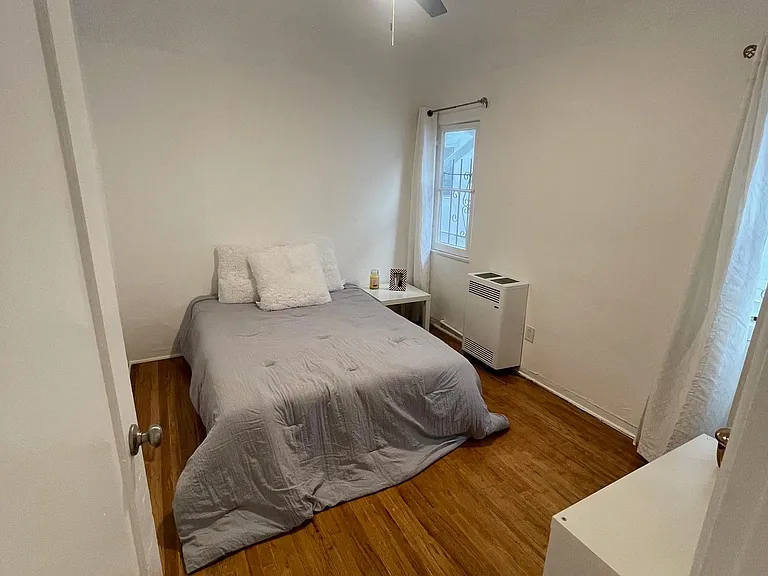 625 N Orange Dr #6 — Photo 3