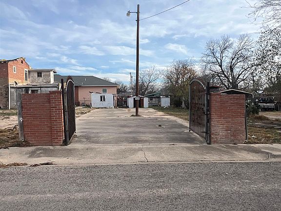 2nd image of 209 Chapoy St