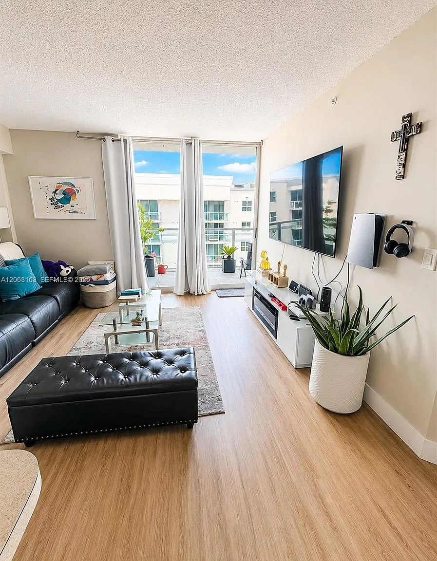 Blue Lagoon Condo — Photo 1