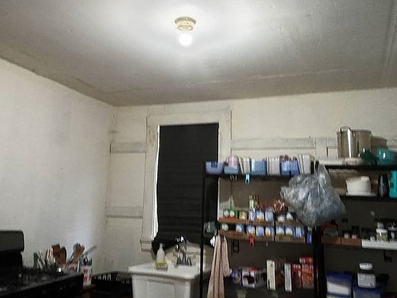 5th image of 1609 Avenue B
