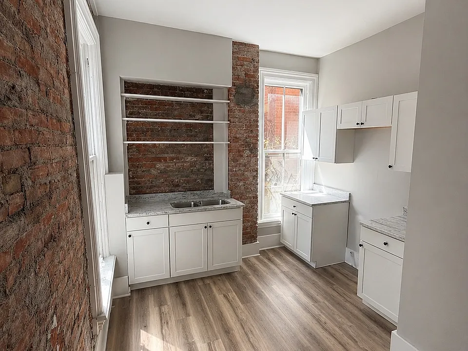 35 Clark Pl