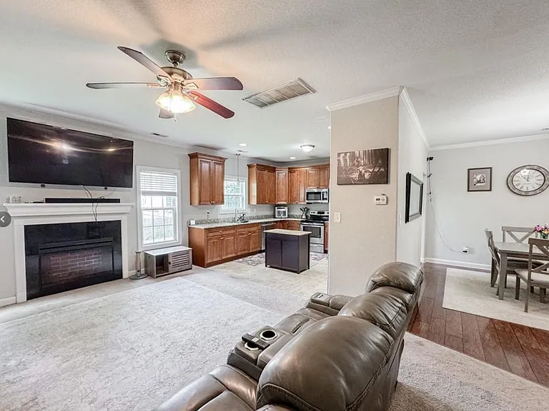 1620 Great Bridge Blvd — Photo 2