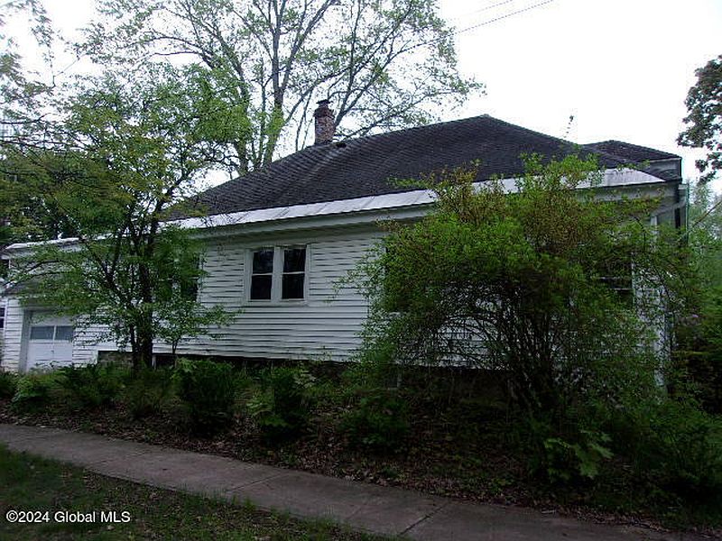 3rd image of 37 Pearl Street