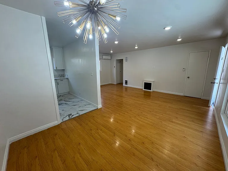 1757 Serrano — Photo 17