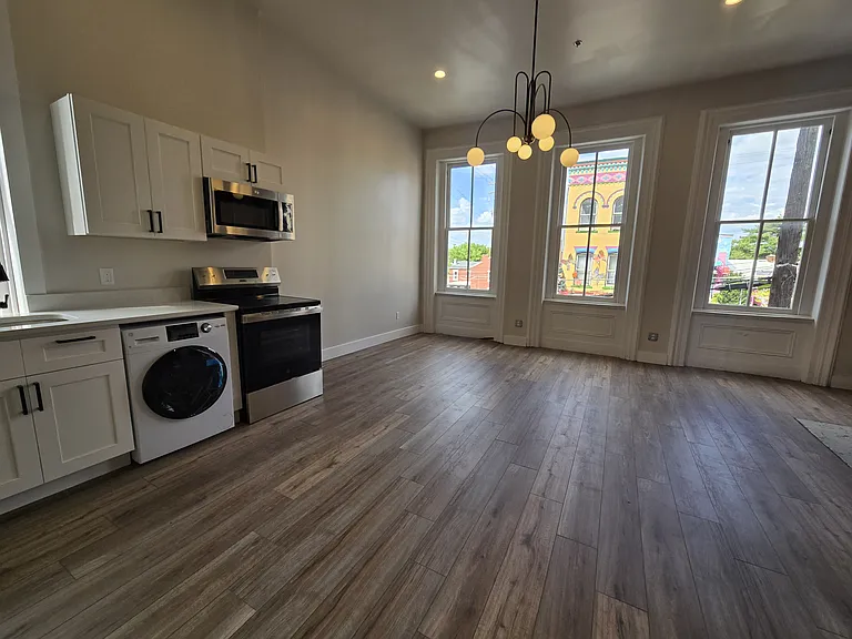 1500 Arch St #2 — Photo 1