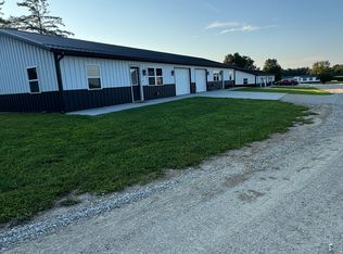 904 N 6th St, Edina, MO 63537