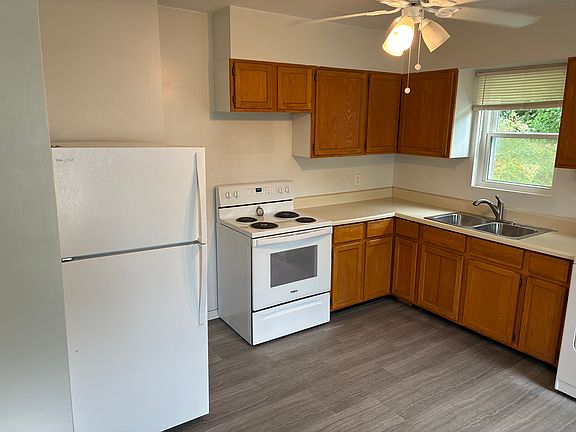 2nd image of 827 Banks Ave