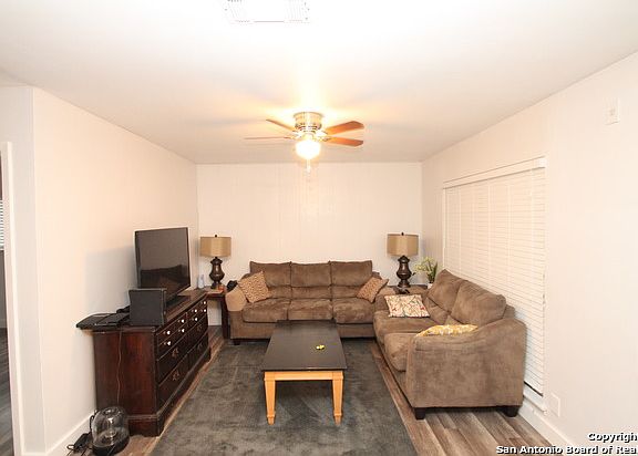 3rd image of 6310 Amberwood Dr