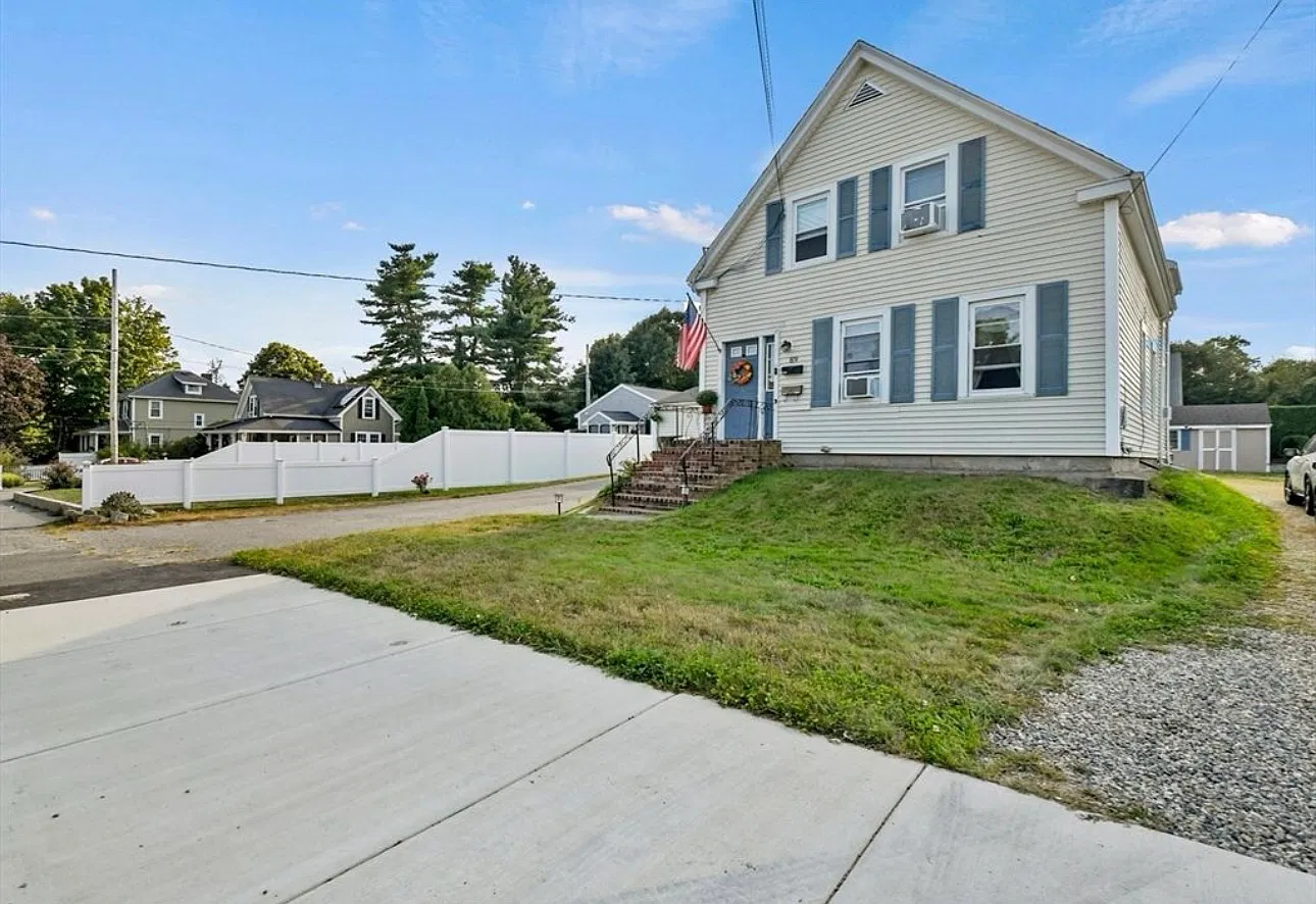 89 E Main St — Photo 1