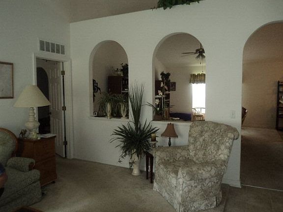 3rd image of 10 Palermo Ln