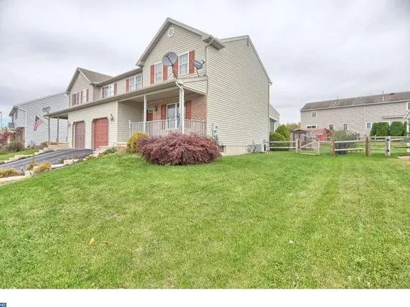 207 Evergreen Ln, Fleetwood, PA 19522