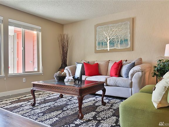 3rd image of 23403 Lakeview Dr
