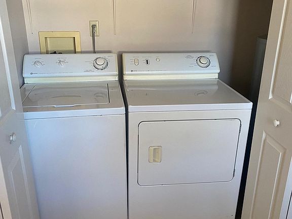 5th image of 308 Kingswood Ter