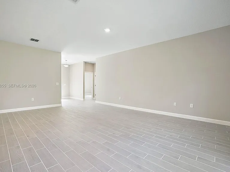 1150 Raoul St SE — Photo 6