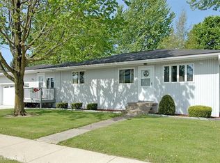 557 Grove St, Mayville, WI 53050