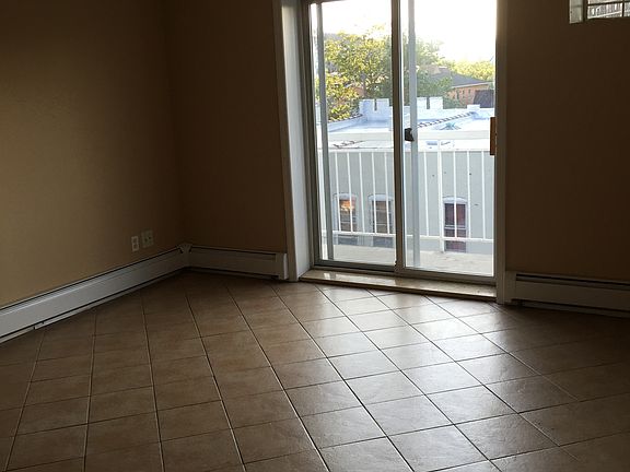 4th image of 25-22 14th Pl #4B