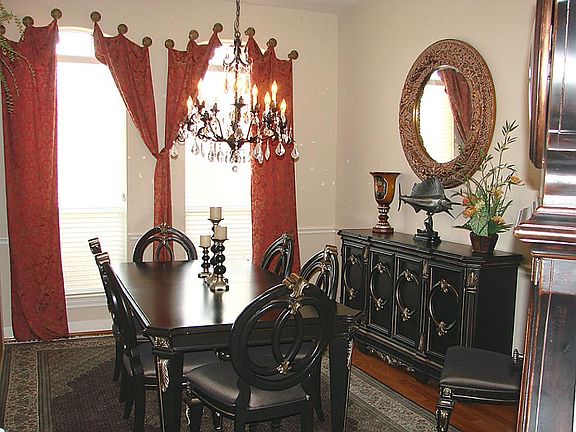 ELEGANT FORMAL DINING