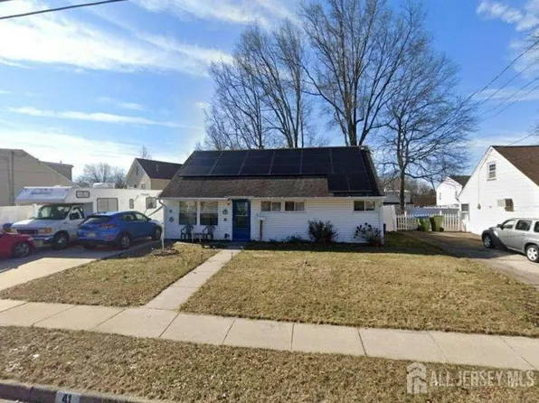 41 Brookville Rd, Edison, NJ 08817