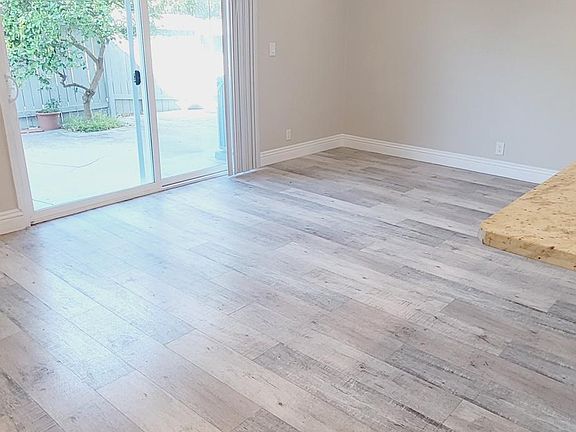 4th image of 1109 S Swall Dr #1109