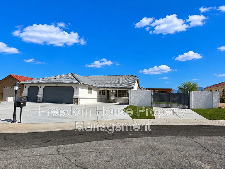 3630 E Vineyard Dr N — Photo 4